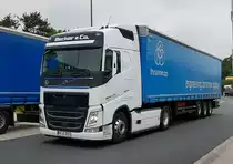 =Volvo FH 460-Sattelzug der Spedition BECKER & CO rastet an der A 5, 06-2021