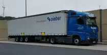 =MB Actros der Spedition SIEBER rastet an der A 7 im Juni 2021