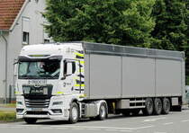 MAN TGX 18.510 mit Schubboden-Auflieger am 30.08.2021 in Mölln.