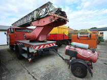 Teil der Feuerwehrausstellung im DDR-Museum Dargen ist dieses Drehleiter DL30. (August 2021)