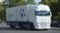 Ein DAF XF Sattelzug aus den Niederlanden der Fa. D. Ouwehand Blumen und Pflanzen am 01.09.21 Berlin Marzahn.