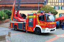 Feuerwehr Hattersheim Mercedes Benz Atego DLK 23/12 am 11.09.21 bei der 112 Jahre Feier auf dem Markplatz