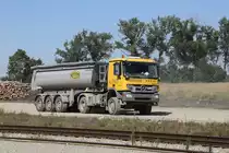 Mercedes Actros 2041 am 9.9.2021 am Bahnhof Rogoznica in Polen.