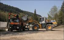 Hier nun einige Aufnahmen vom beladen des ATEGO 1828  PALIFT  mit dem LIEBHERR 576 2plus2. Der Schaufelinhalt kann zwischen 4,5 bis 8,5 m3 betragen. (24.04.2009)

