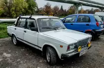 Diesen Lada 2107 (alias Lada Nova mit 1500ccm Motor) habe ich in November 2020 gesehen.