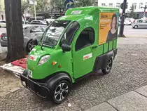 Elektrofrosch MAX. Elektro Kleintransporter ausgerüstet als Kastenwagen mit geschlossener Kabine. E-Motor mit 2,5kW. Vmax 45km/h. Reichweite bis 120km mit einem doppelten Batteriesatz. Zulassungsfrei, kein TÜV. Foto: Berlin, 15.09.2021
