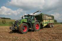 LU Schmidt Ronneburg Fendt Vario 930 mit Krone ZX Häckselwagen am 18.09.21 bei der Maisernte 2021 bei Diebach am Haag