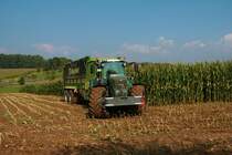 Fendt Vario 930 mit Krone ZX Häckselwagen am 18.09.21 bei der Maisernte 2021 bei Diebach am Haag