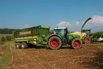 Fendt Vario 930 mit Krone ZX Häckselwagen am 18.09.21 bei der Maisernte 2021 bei Diebach am Haag