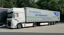 =DAF XF-Sattelzug von  B+S  steht auf dem Rasthof Fulda-Nord, 06-2021