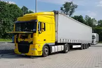 =DAF 105 460-Sattelzug steht auf dem Rasthof Fulda-Nord, 06-2021