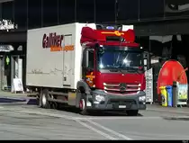 Mercedes Kühllaster unterwegs in Visp am 21.09.2021