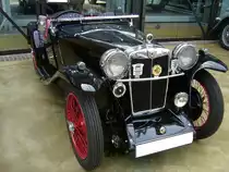 MG PA Roadster, gebaut in den Jahren 1934 und 1935. Der intern auch Midget (Zwerg) genannte PA, ist mit einem Vierzylinderreihenmotor, der aus einem Hubraum von 847 cm³ 36 PS leistet, motorisiert. Neben der Roadsterversion gab es von diesem Modell noch eine Coupeversion. Classic Remise Düsseldorf im Mai 2018.