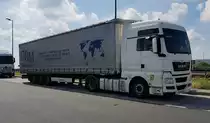 =MAN TGX-Sattelzug, mit einem Auflieger von DBM, während der Fahrerpause an der A 3, 06-2021