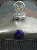 Kühlwasser Einfüllstutzen an einem Citroen C6 Lastwagen von 1930. 6-Zylinder-Motor mit 2486ccm und 45PS. Vmax 50km/h. Foto: AVUS 100, 24.09.2021