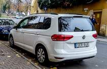 Rückansicht: VW Touran Mk2 in November 2020.