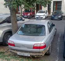 Rückansicht: Opel Omega B ohne Stoßtange. Aufnahme: November 2020.