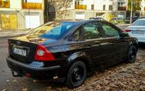 Rückansicht: Ford Focus Mk2 Sedan. Foto: Nov. 2020.