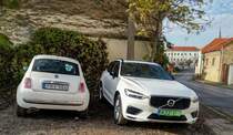 Volvo XC60 Plugin Hybrid und Fiat 500 in November 2020.