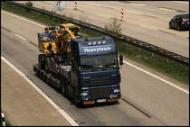 DAF XF95.480(?) von Heavyteam aus der Region Kufstein. 
