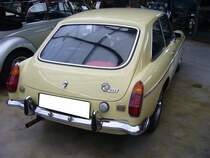 Heckansicht eines MG B GT 1800. Classic Remise Düsseldorf am 21.10.2021.