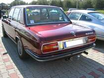 Heckansicht eines BMW E3 2500. Oldtimerrallye Rund um Rotenburg/Niedersachsen im September 2004.