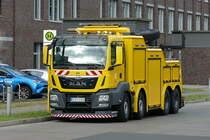 Abschleppfahrzeug MAN TGS 41.430 der BVG. Berlin im Oktober 2021.