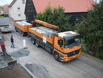 MB Actros liefert Pflastersteine am 27.04.09 nach 36100 Petersberg-Marbach