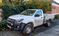 Diesen Isuzu D-max Pick Up (zweite Generation) mit Pritscheaufbau habe ich in November 2020 fotografiert.