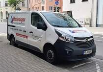 =Opel Vivaro des Heizungsbauers ETTENBERGER steht im Juli 2021 in Fulda