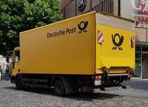 =Iveco Eurocargo von DEUTSCHE POST auf Zustelltour in Fulda, 07-2021