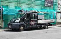 =Citroen Jumper der Dachdeckerei GRUSS steht an einer Baustelle in Fulda im Juli 2021