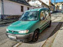 Peugeot Partner (erste Generation) in der Farbe Vert innsbruck, gesehen in November 2020