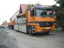 MB Actros 2643 als Hngerzug unterwegs liefert Betonpflaster nach 36100 Petersberg-Marbach