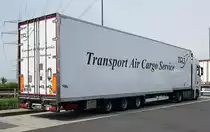 =Talson-Sattelauflieger der Spedition TAJ, gesehen an der A 3 im Juli 2021