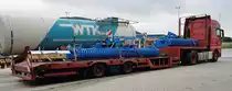 =MAN TGX Sattelzug der Spedition TERLINDEN transportiert Kreiseleggen von LEMKEN, 07-2021