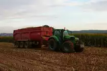 Deutz Fahr 7250 am 30.10.21 bei der Maisernte in der Wetterau