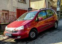 Roter Daewoo Tacuma (Red Rock heißt die Farbe) . Foto: November 2020.