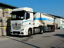 ACTROS 1846 von Poll-Nussbaumer mit Siloauflieger; 210910