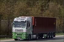 MAN TGA 18.440XXL der CONTAINER LOGISTIK LEIPZIG ist mit einem �berseecontainer bei Hagen-S�d unterwges.