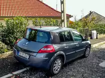 Rückansicht: Renault Mégane der zweiten Generation. Foto: November 2020.