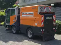 =Bucher City Cat 2020 der Firma FEHR-KNETTENBRECH bei Reinigungsarbeiten in Hünfeld, 07-2020