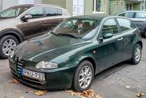 Diesen Alfa-Romeo 147 (Farbe: Verde Acero) habe ich in November 2020 fotografiert.