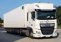 =DAF XF-Sattelzug von E.S. EUROLEASING rastet an der A 7 im Juli 2021