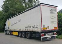 =MB Actros-Sattelzug rastet im Juli 2021 an der A 66