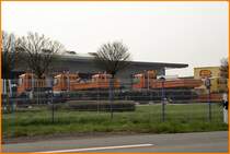 Da kommen sie. Die nchsten Lkw´s (vermutl.) fr Straen NRW: AXOR 1829 beim Fahrzeugbau Kaiser in Ascheberg. (14.04.2009)
