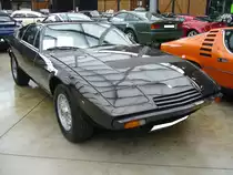 Maserati Khamsin, gebaut in den Jahren von 1973 bis 1982. Der  Khamsin  ist der Nachfolger des legendären  Ghibli  und war ebenfalls nach einem Wüstenwind benannt. Der abgelichtete Khamsin stammt aus dem Jahr 1981. Der V8-Motor mit einem Hubraum von 4930 cm³ leistet 320 PS. Classic Remise Düsseldorf am 16.12.2021.