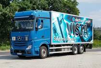 =MB Actros des Recyclers VISTA unterwegs auf einer Rastanlage an der A 7, Juli 2021