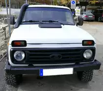 Lada 4x4, Frontansicht, russischer Geländewagen mit Allradantrieb, 4-Zyl.Ottomotor, 1690ccm, 83PS, Nov.2021
