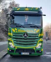 =MB Actros der Spedition HANS GICK steht zur Fahrerpause an der B 27 im Dezember 2021. Grüße an den sehr netten Fahrer!